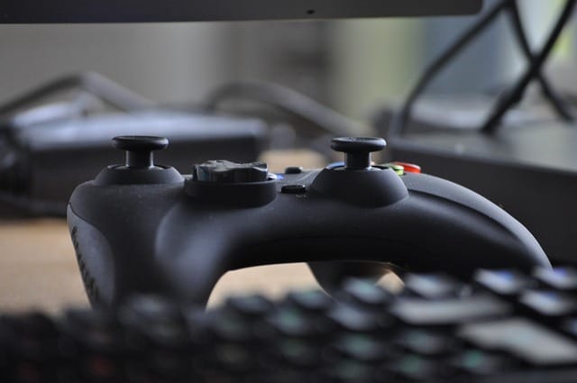 dispositivos electrónicos como celulares y consolas de videojuegos