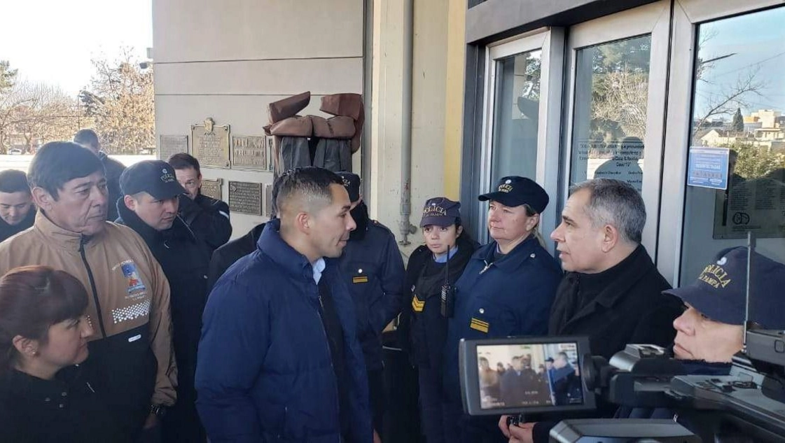 incidentes y balas de goma en los alrededores de la Legislatura de La Pampa