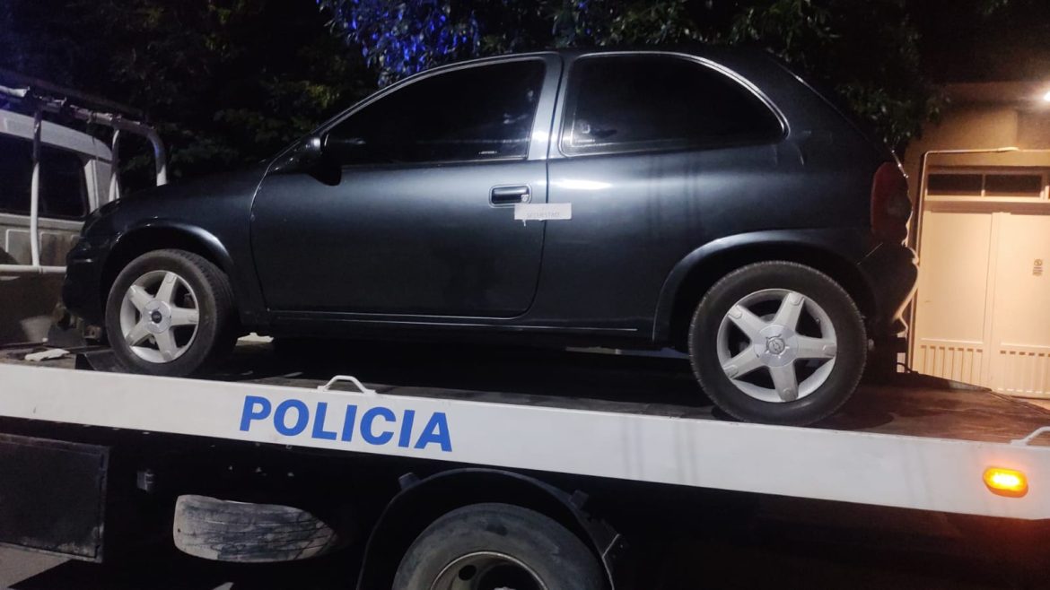 Chevrolet Corsa secuestrado tras una persecución policial en Santa Rosa, La Pampa