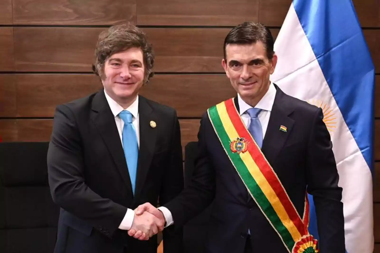 plan de ajuste económico inspirado en el modelo argentino aplicado en Bolivia