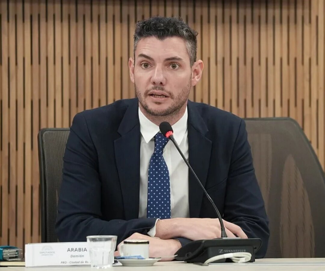 Recinto de la Cámara de Diputados de la Nación con legisladores en sus bancas durante una sesión