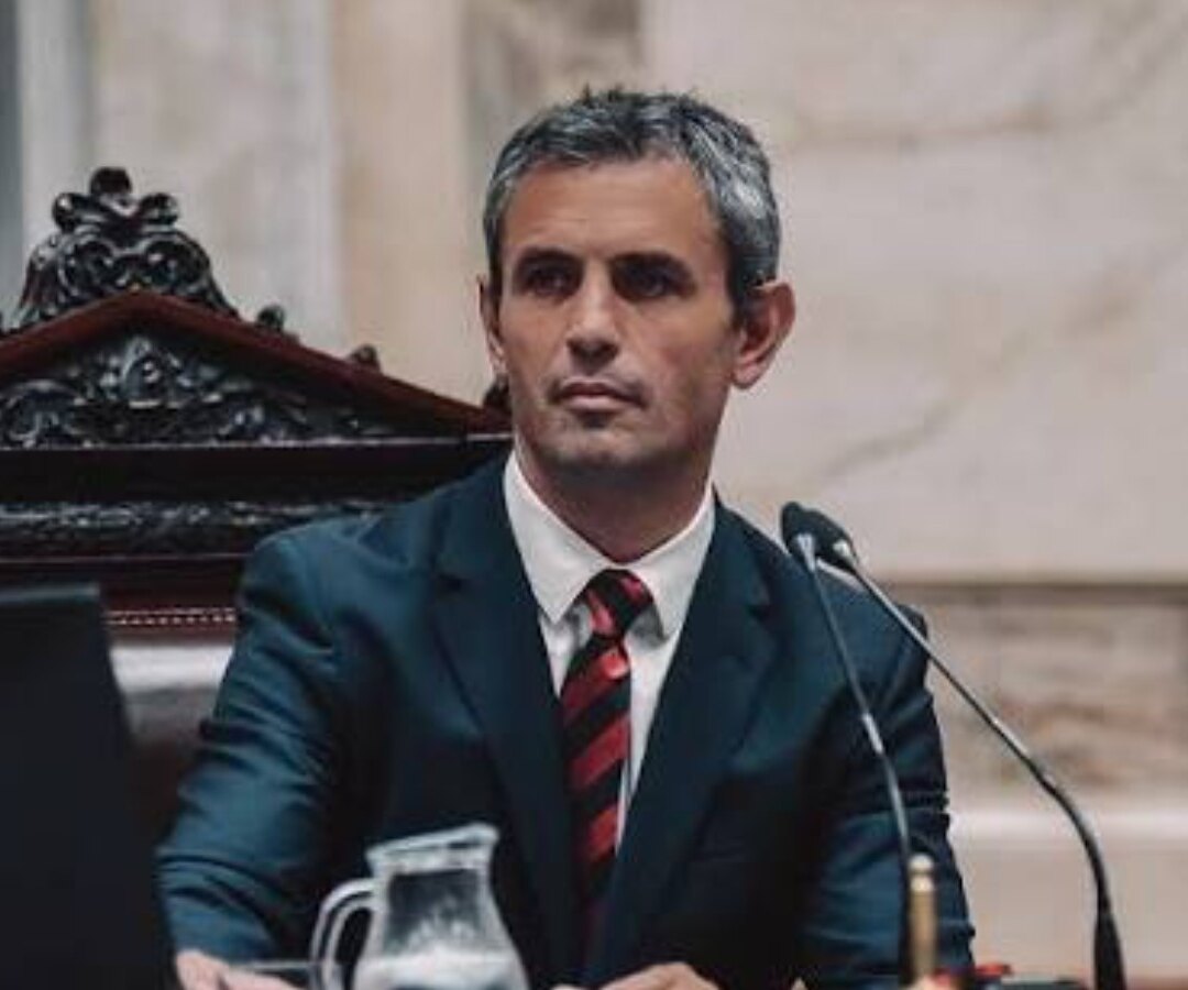 Recinto de la Cámara de Diputados de la Nación con las bancas vacías durante un receso